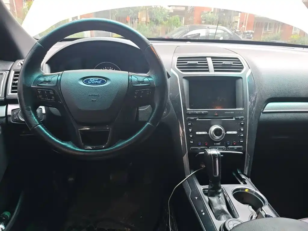 Фото 5 - Ford Explorer (Import)