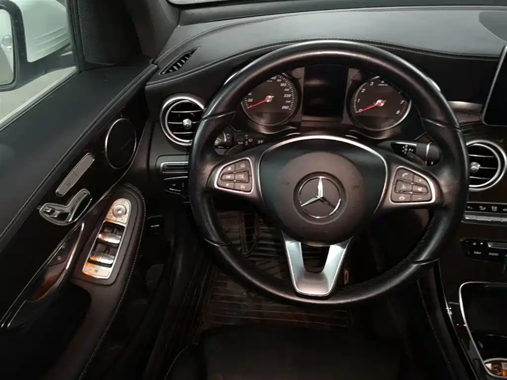 Mercedes-Benz GLC 2019 GLC 260 L 4MATIC Dynamic фото 11
