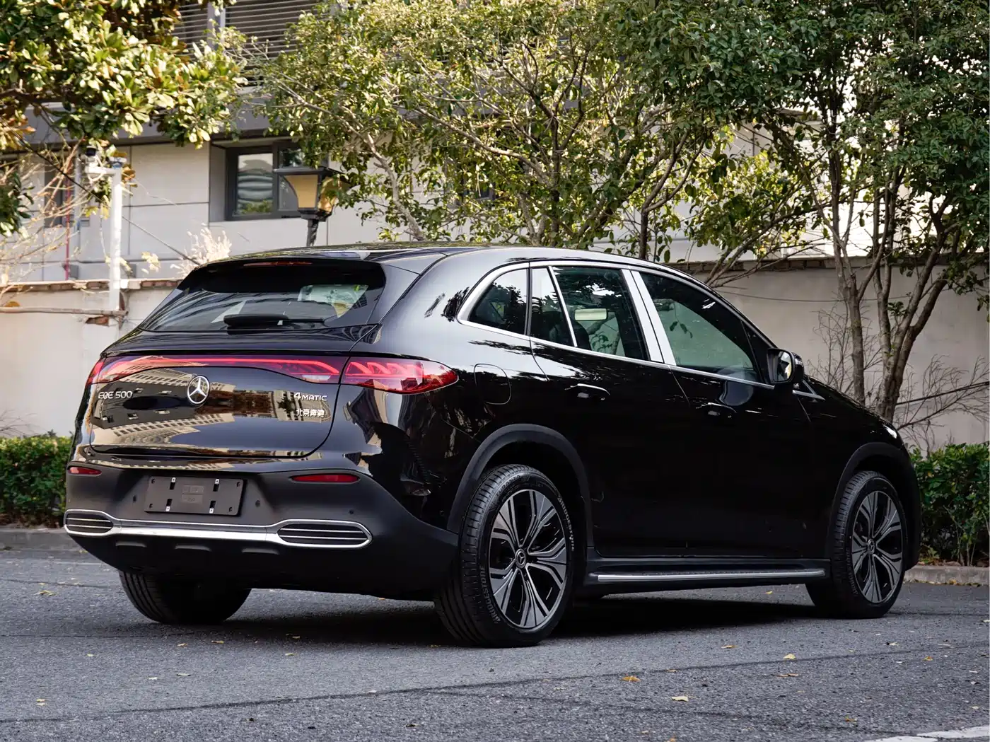 MERCEDES-BENZ EQE SUV