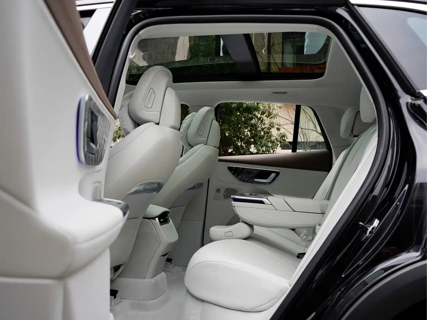 MERCEDES-BENZ EQE SUV