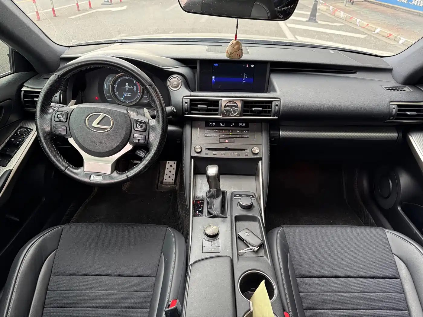 Lexus IS 2019 2017 300 F SPORT