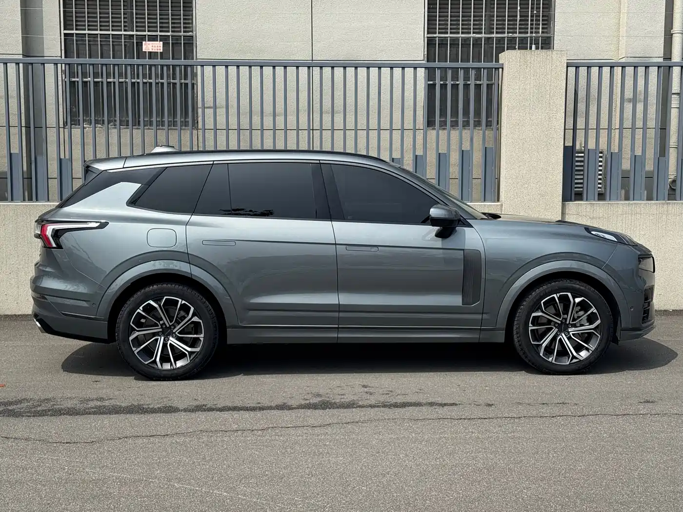 Lynk & Co 09 EM-P 2021 2.0T PHEV Halo 7-Seater фото 7
