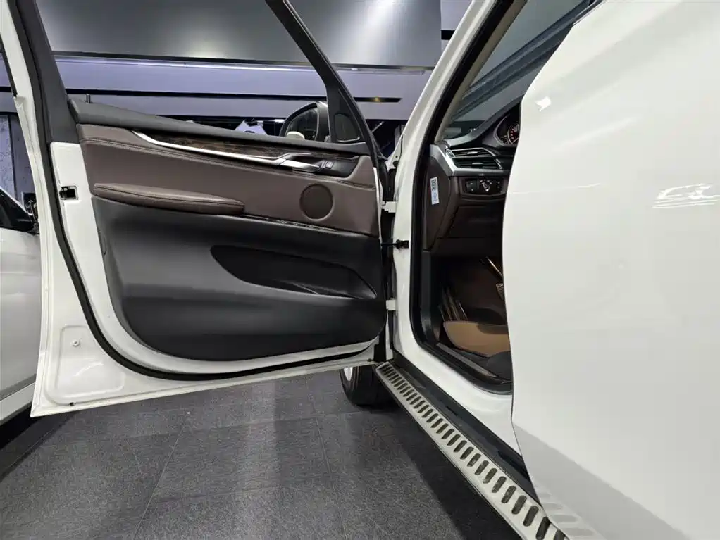 BMW X5 (Import) 2017 xDrive28i фото 5