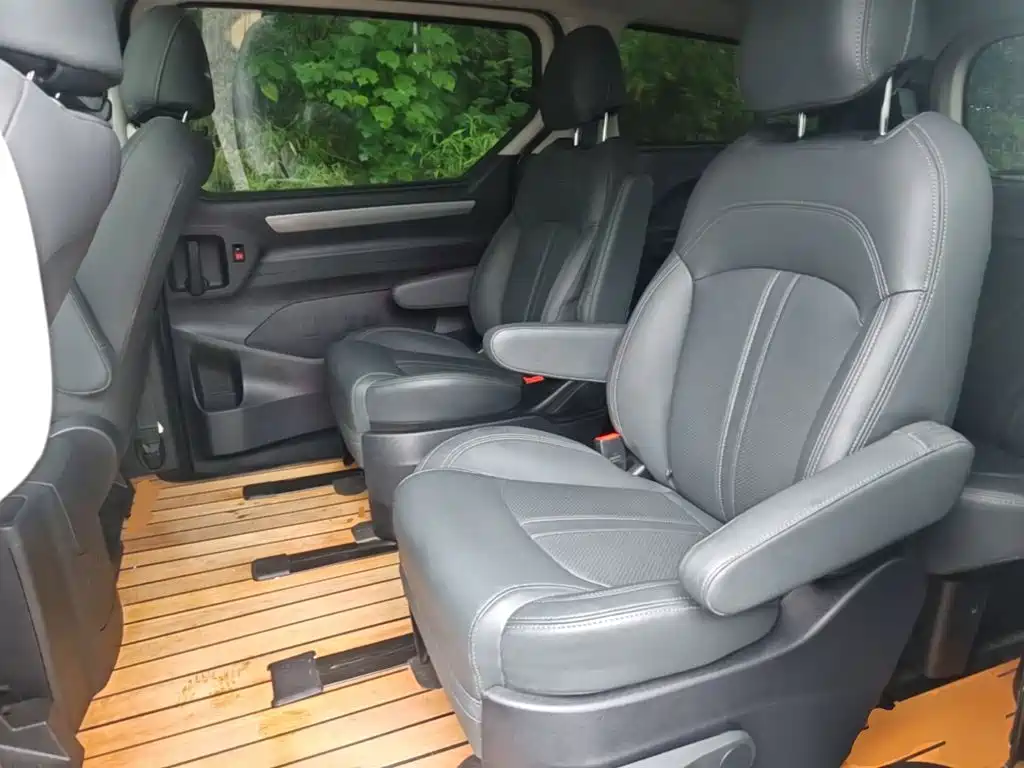 SAIC Maxus Maxus G10 2021 2022 2.0T Auto Elite Edition Petrol 7-Seater