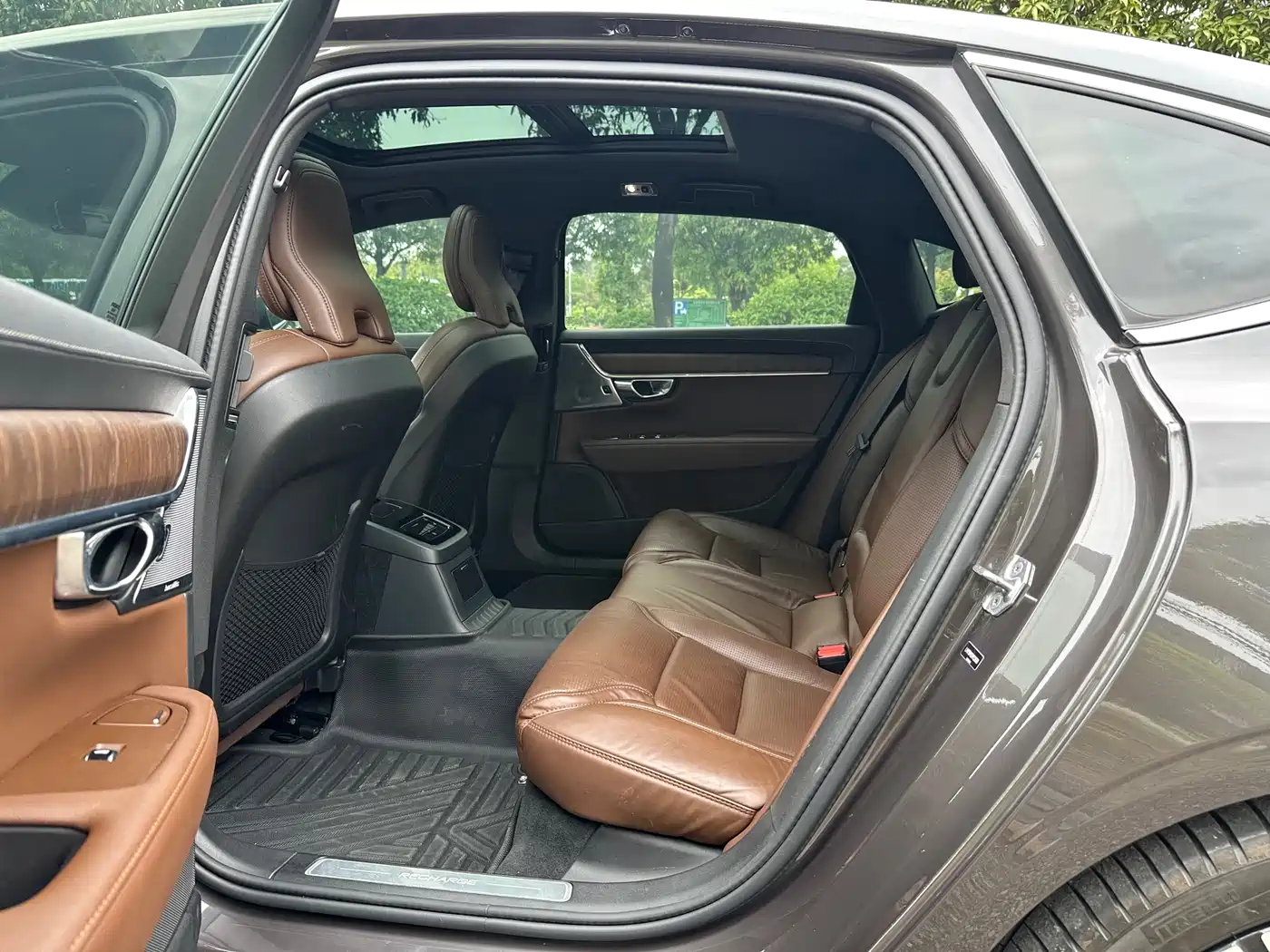 VOLVO S90 PLUG-IN HYBRID