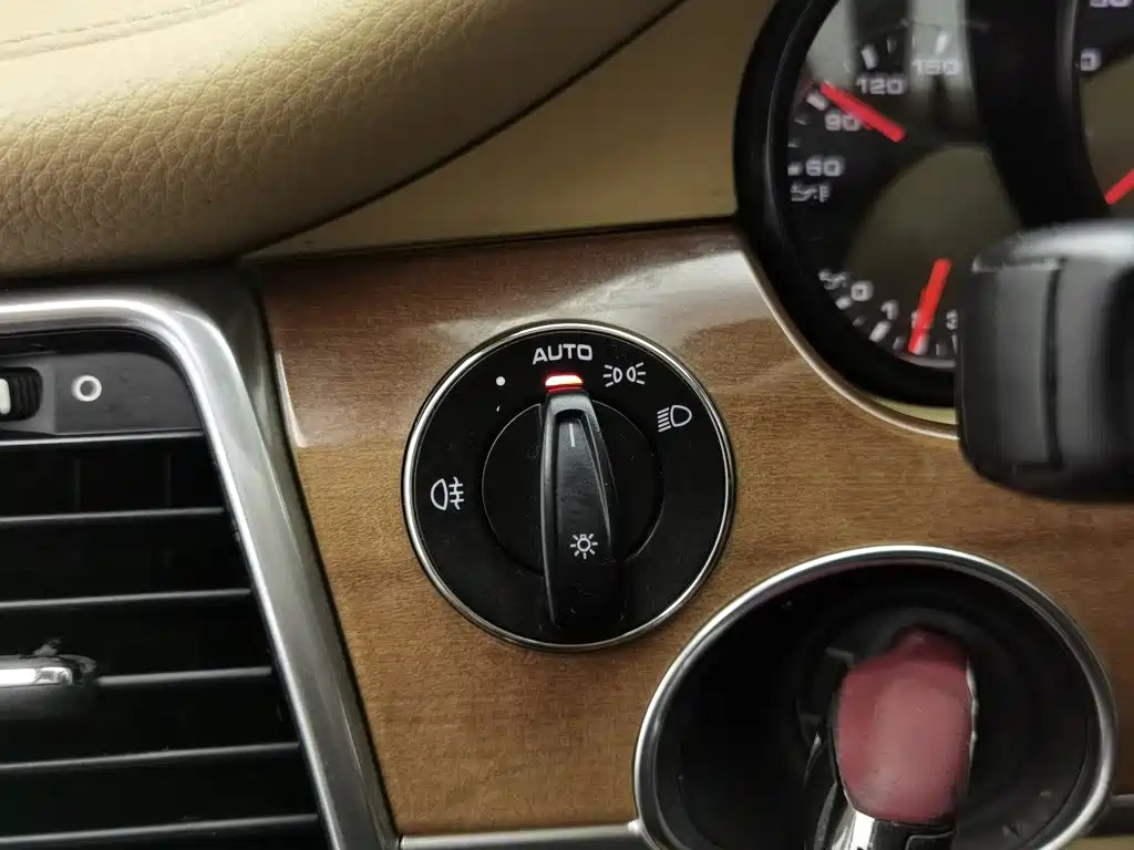 Porsche Panamera 2011 2010 Panamera 4 3.6L