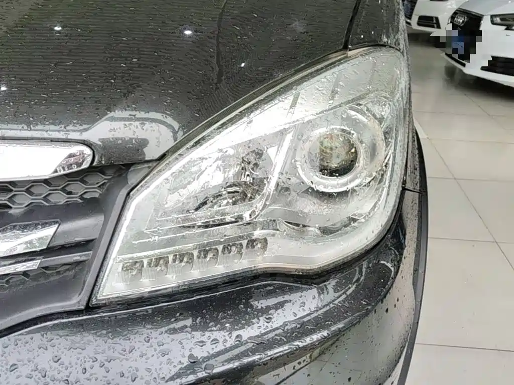 FAW Senya S80 2015 2015 1.5L Automatic 5-Seater Urban Edition