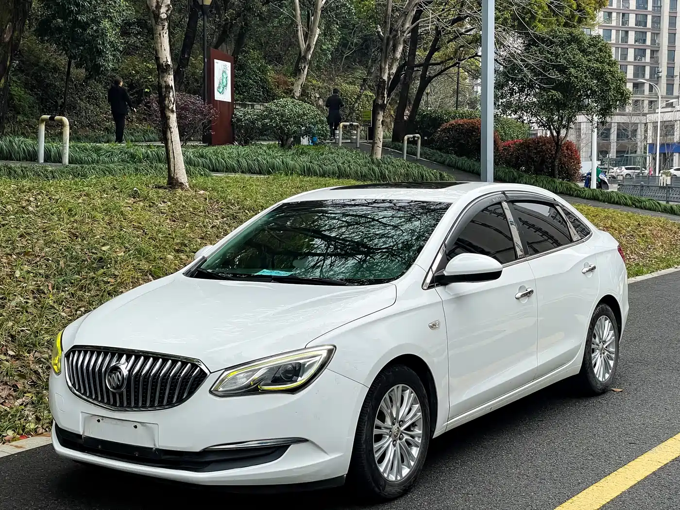 Buick Excelle 2016 Model 15N Automatic Luxury фото 2