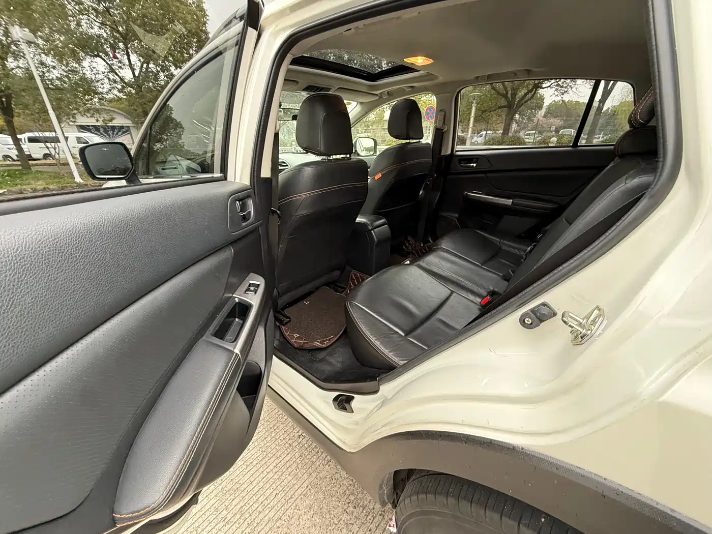 Subaru XV 2016 Model 2.0i Luxury Navigation Edition фото 8