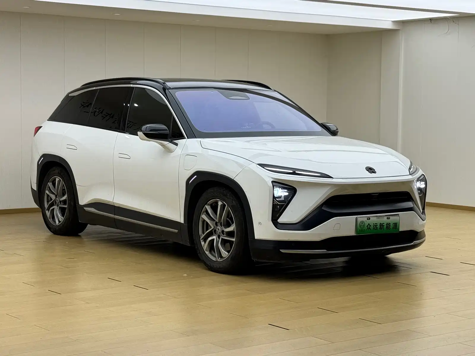 Фото 4 - NIO ES6