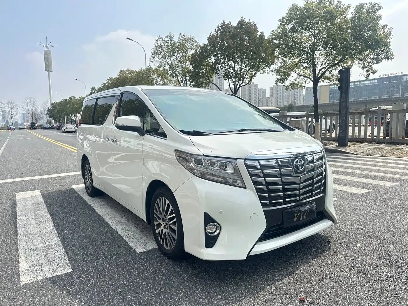 Toyota Alphard 2015 3.5L Premium Edition фото 3