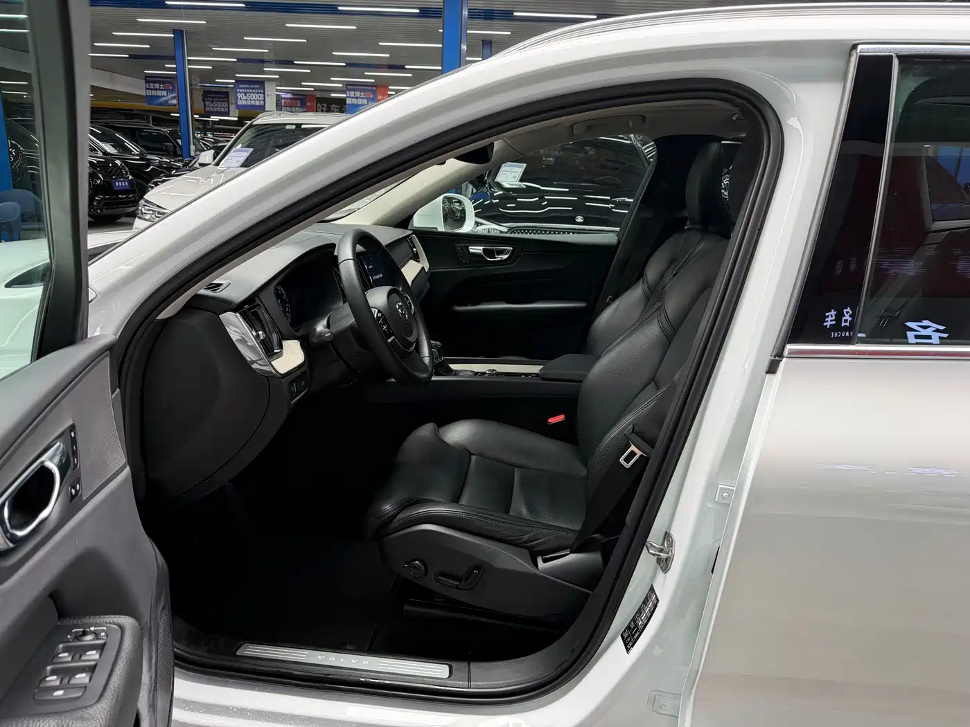 Фото 6 - Volvo XC60