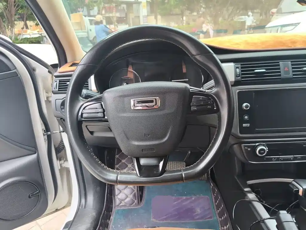 Qoros 3 2015 2014 Hatchback 1.6L Auto Enhanced Joy Version
