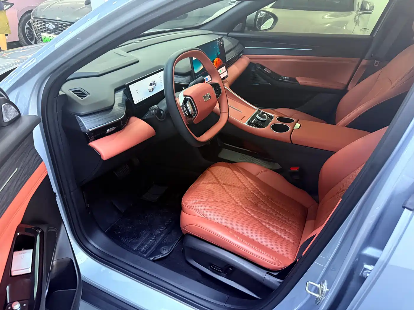 Geely Galaxy Galaxy L6 2025 EM-i 140km Starship Edition фото 4