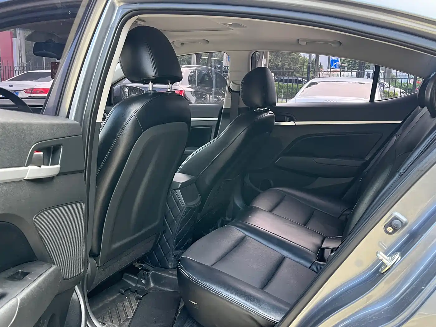 Hyundai Elantra 2016 Model 1.6L Automatic Smart Elite фото 8