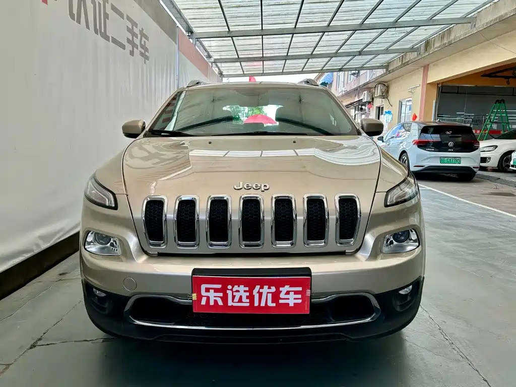 صورة 2 - Jeep Cherokee