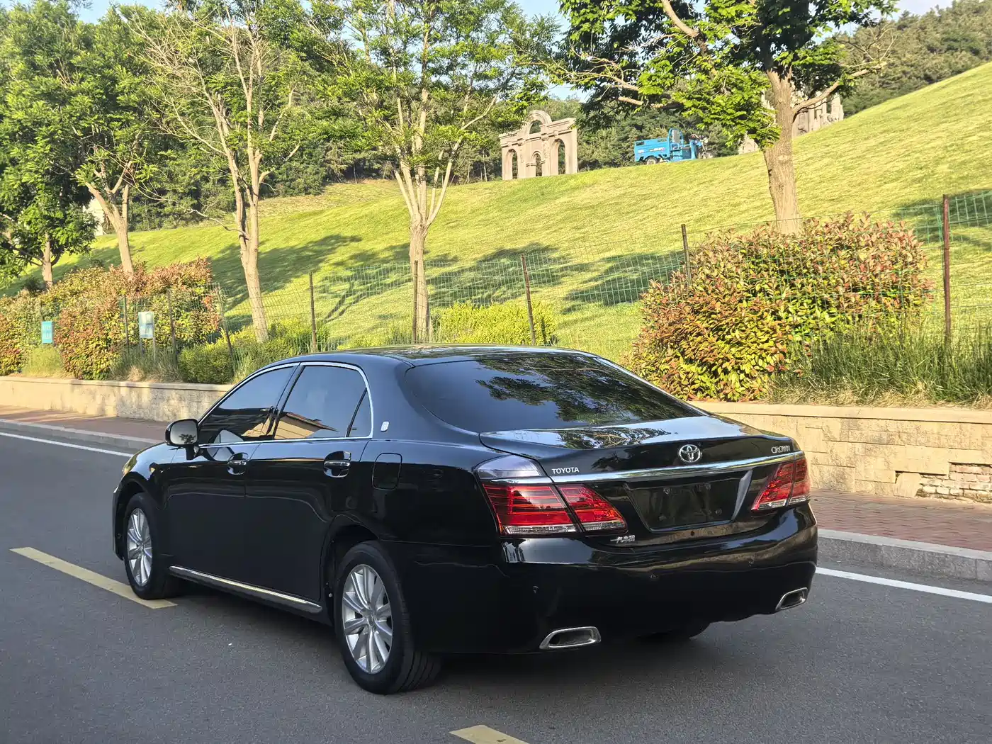 Toyota Crown 2012 2.5L Royal Leather Edition фото 4
