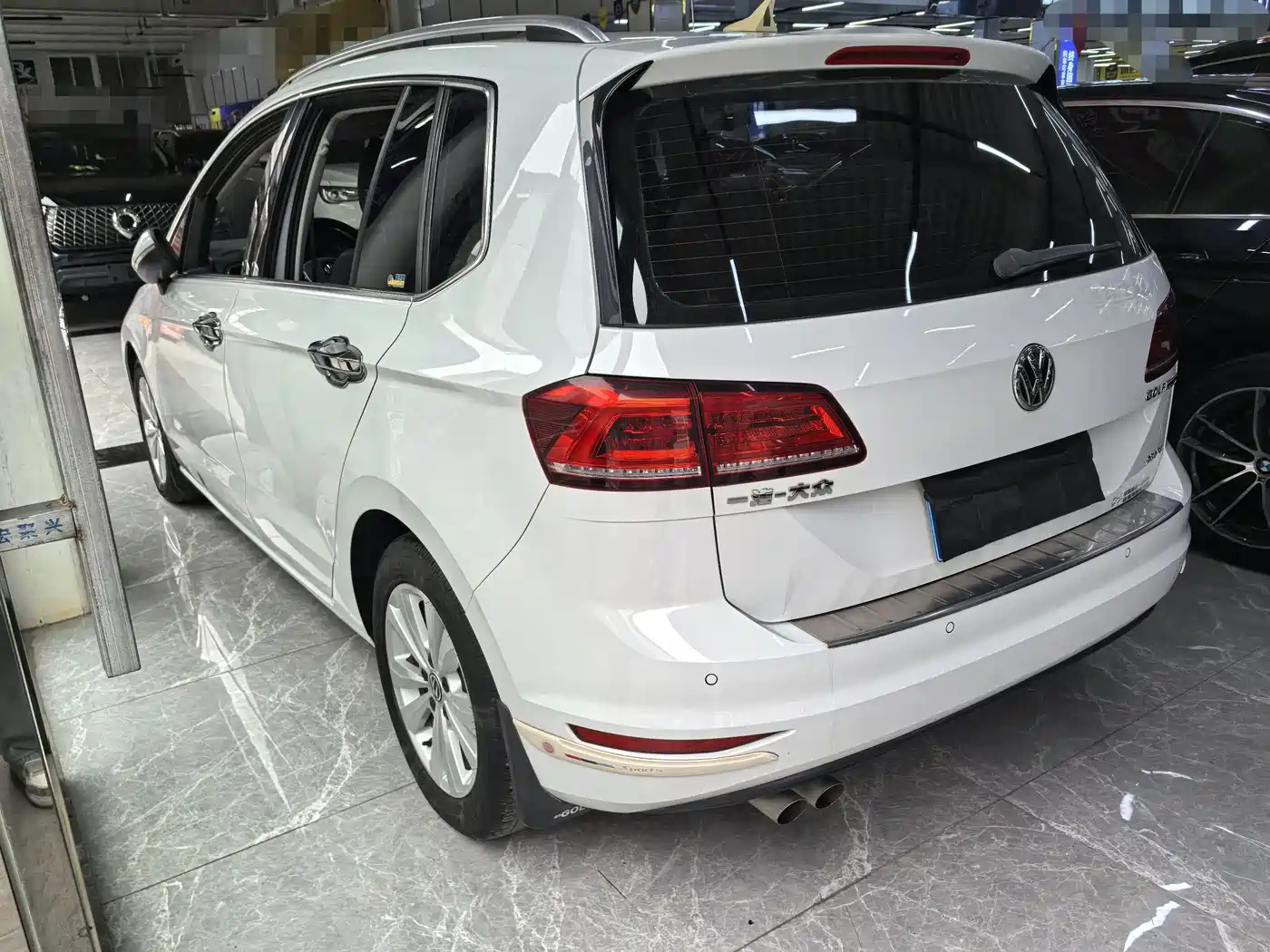 Volkswagen Golf Sportsvan 2016 230TSI Automatic Progressive фото 4