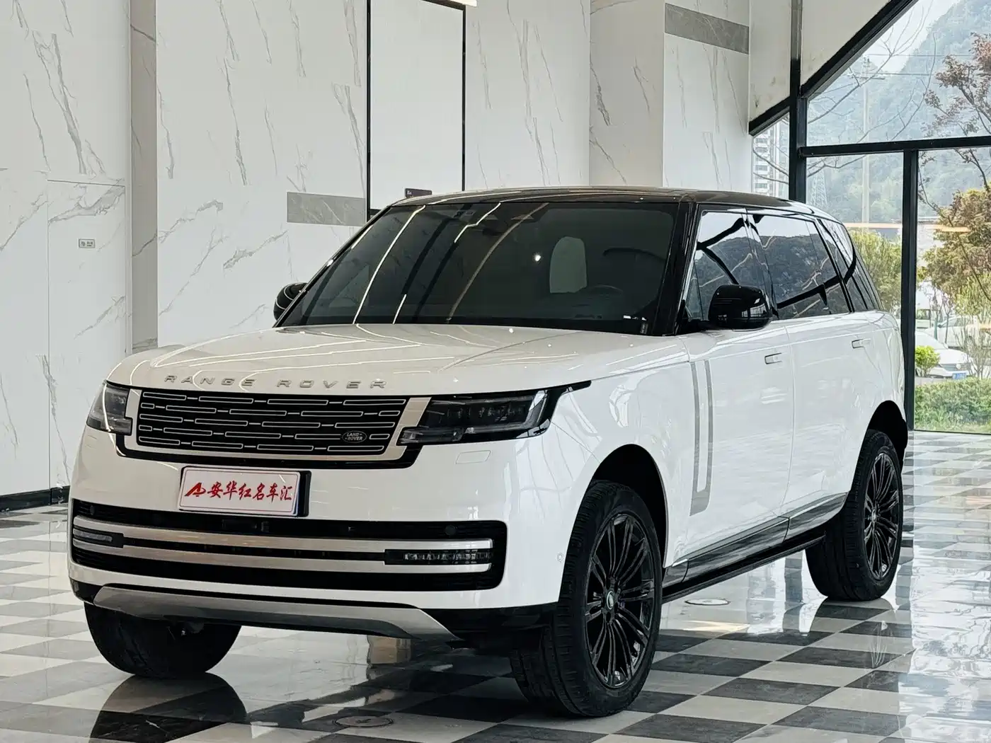 Land Rover Range Rover 2023 3.0 L6 400PS Genesis Extended Version