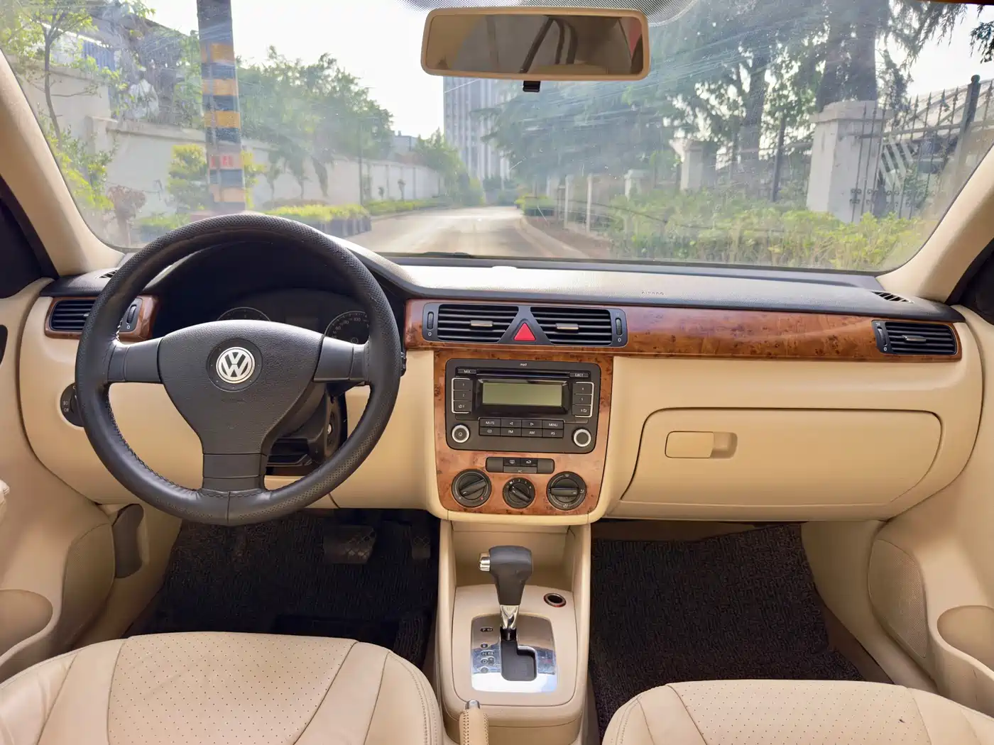 Volkswagen Bora 2008 Model 1.6L Automatic Comfort фото 14