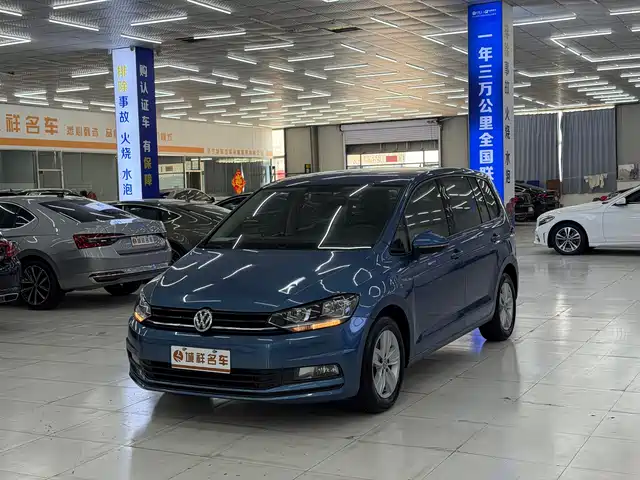 VOLKSWAGEN TOURAN