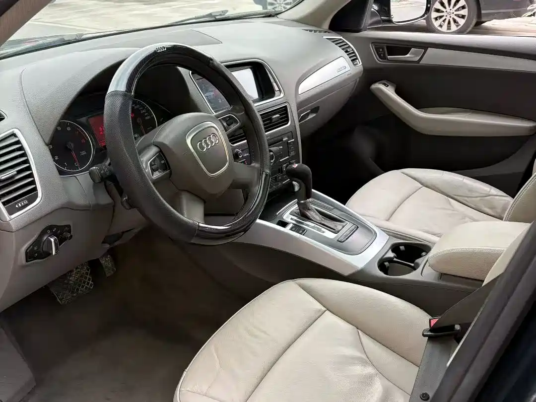 Audi Q5 2012 2.0TFSI Technology фото 9