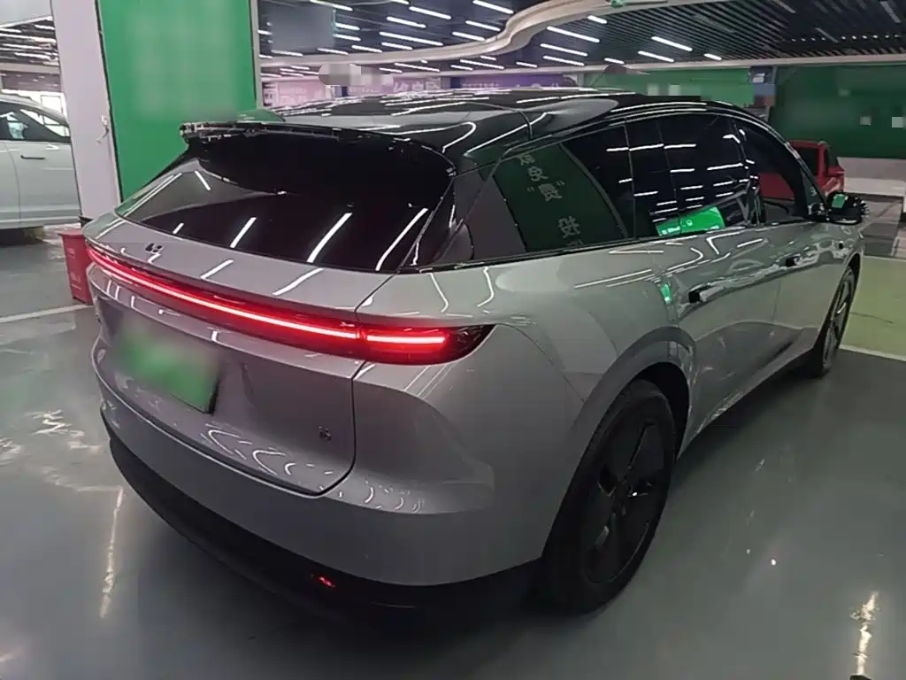 Li Auto i6 2026 2025 2WD Base Model