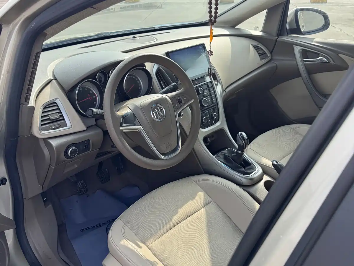 Buick Excelle 2013 Model GT 1.6L Manual Progressive фото 13