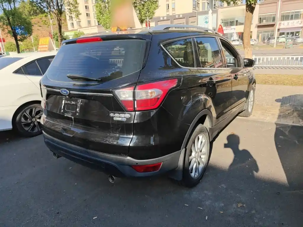 Фото 7 - Ford Kuga