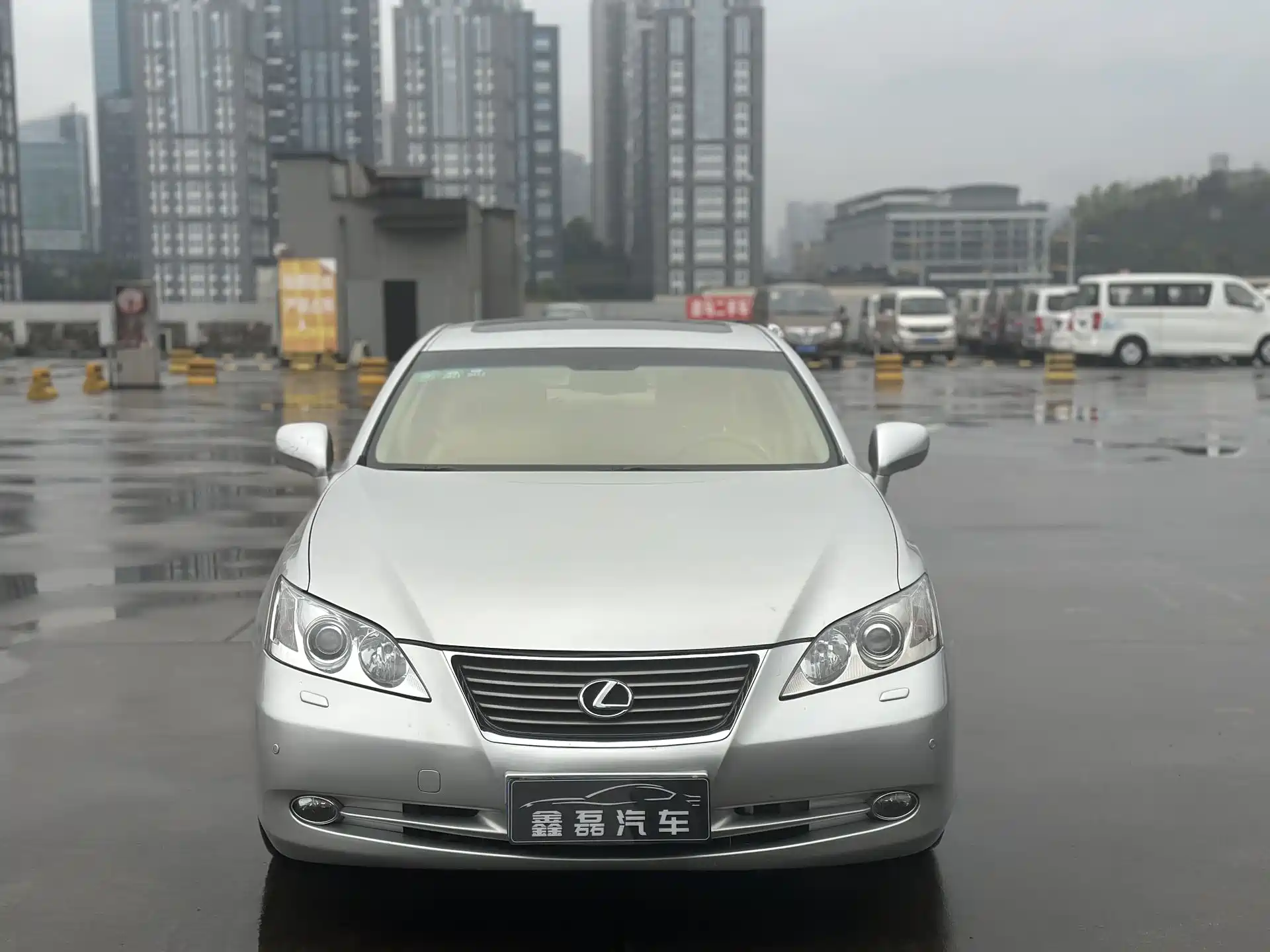 Фото 2 - Lexus ES