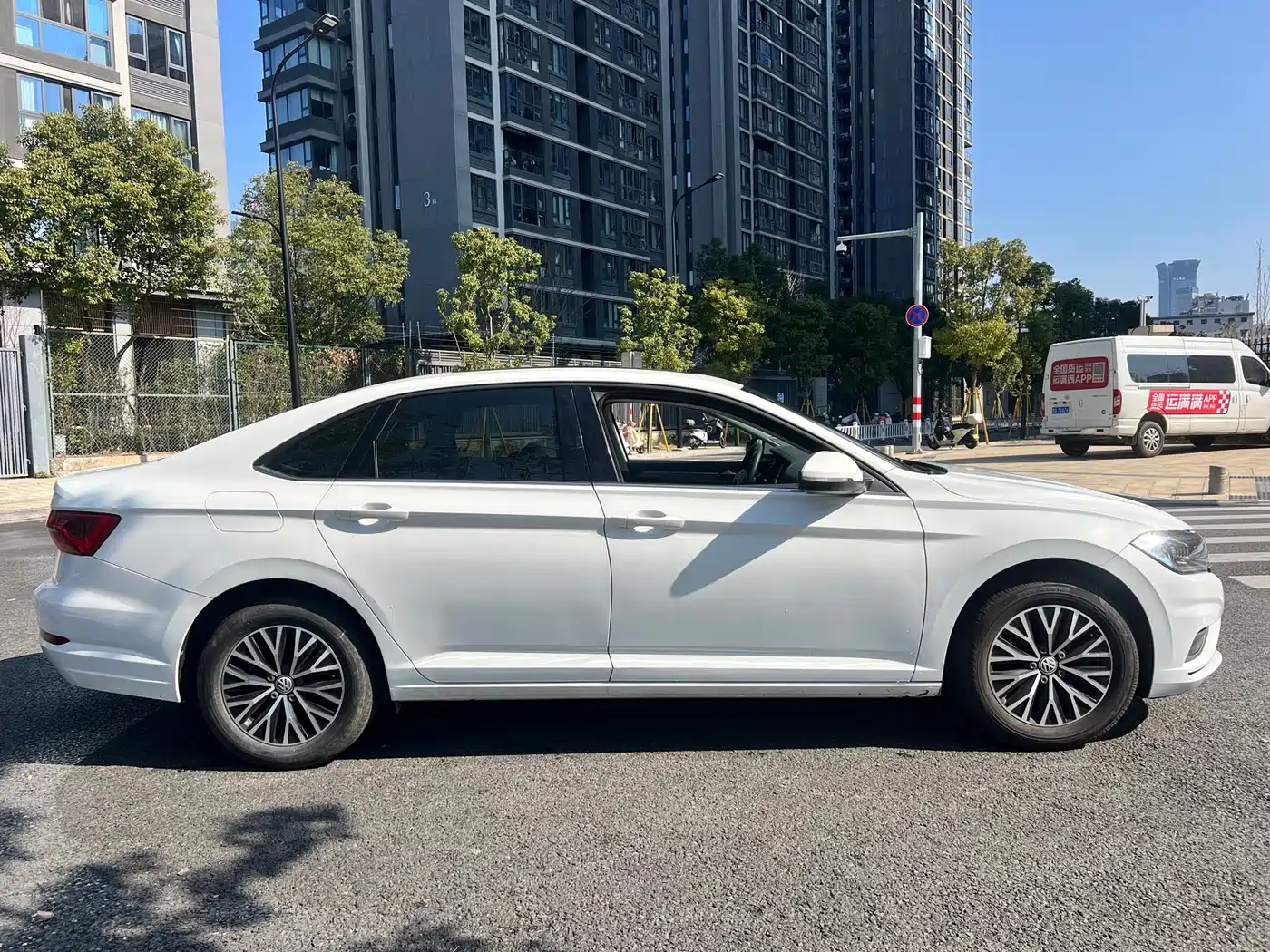 Volkswagen Sagitar 2019 200TSI DSG Comfort Edition China VI фото 4