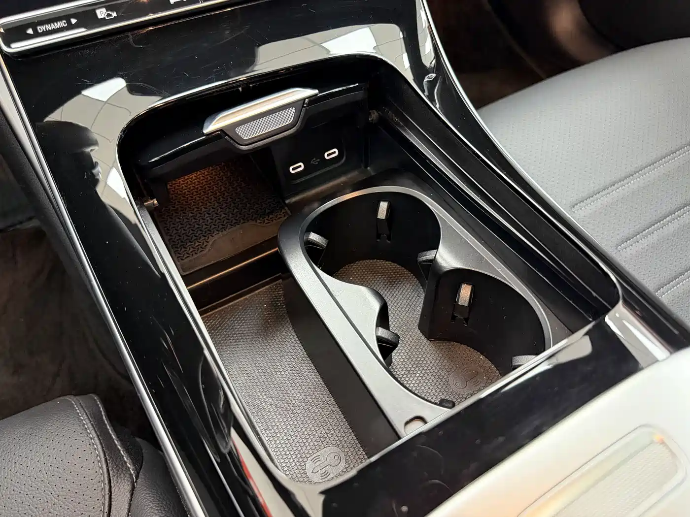 Mercedes-Benz C-Class 2023 C 260 L Night Edition Sport фото 12