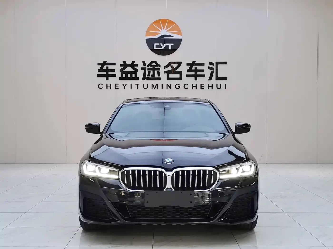 Фото 2 - BMW 5 Series