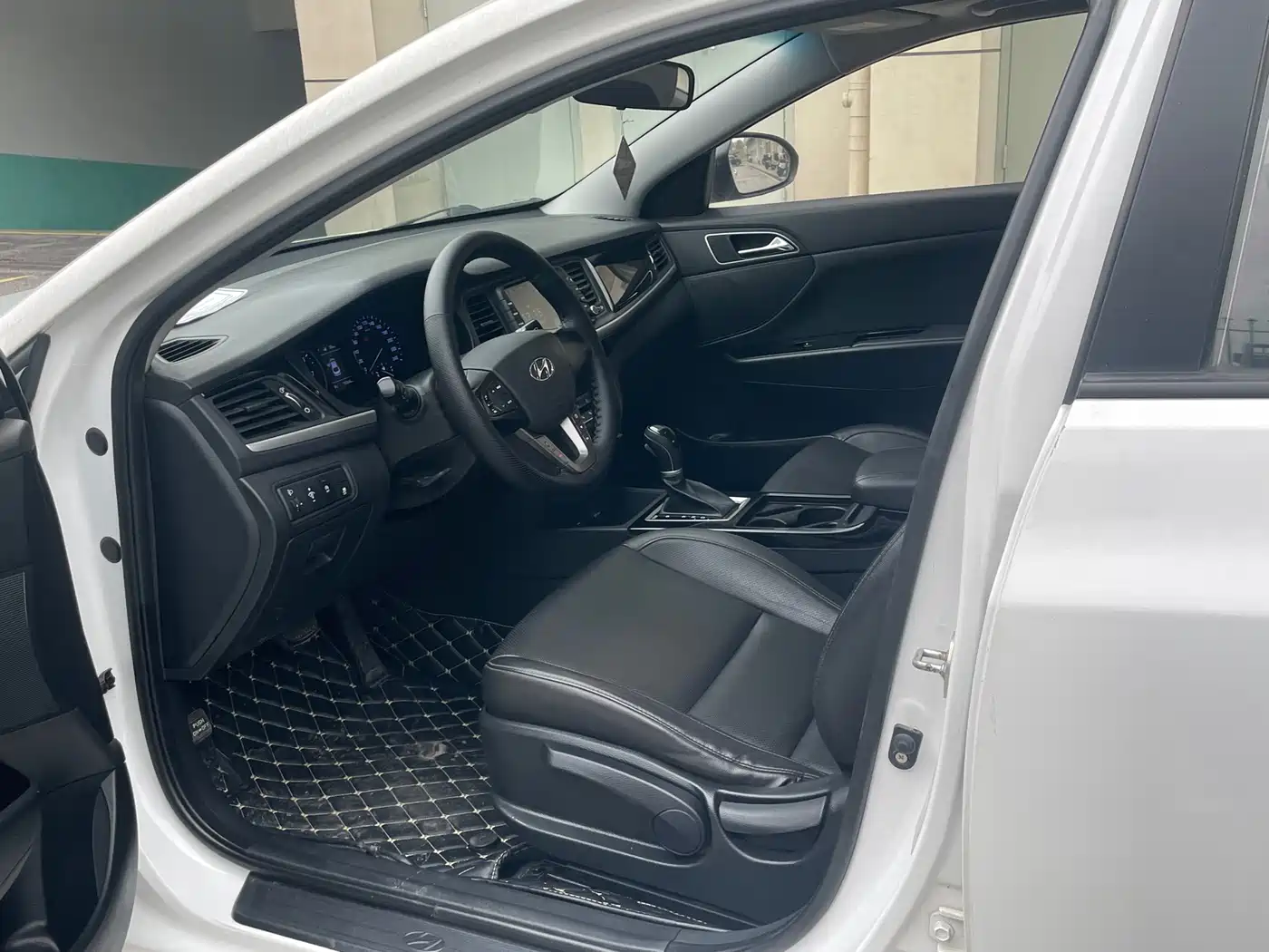 HYUNDAI NAME PICTURE