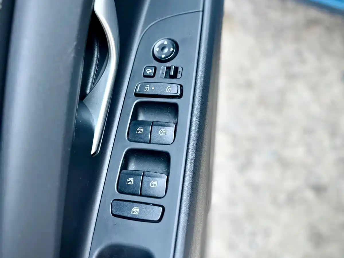 Hyundai Elantra 2023 1.5L CVT TOP Flagship Edition фото 16