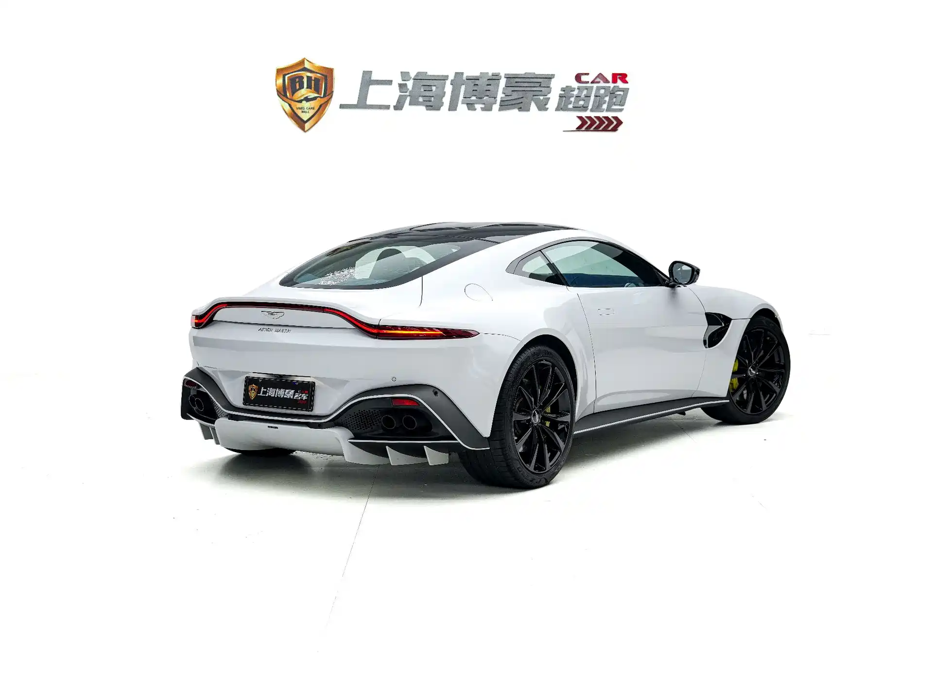 Фото 4 - Aston Martin Vantage
