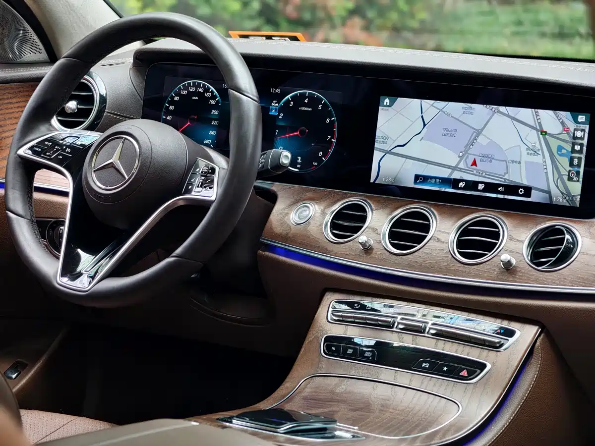 MERCEDES-BENZ E CLASS