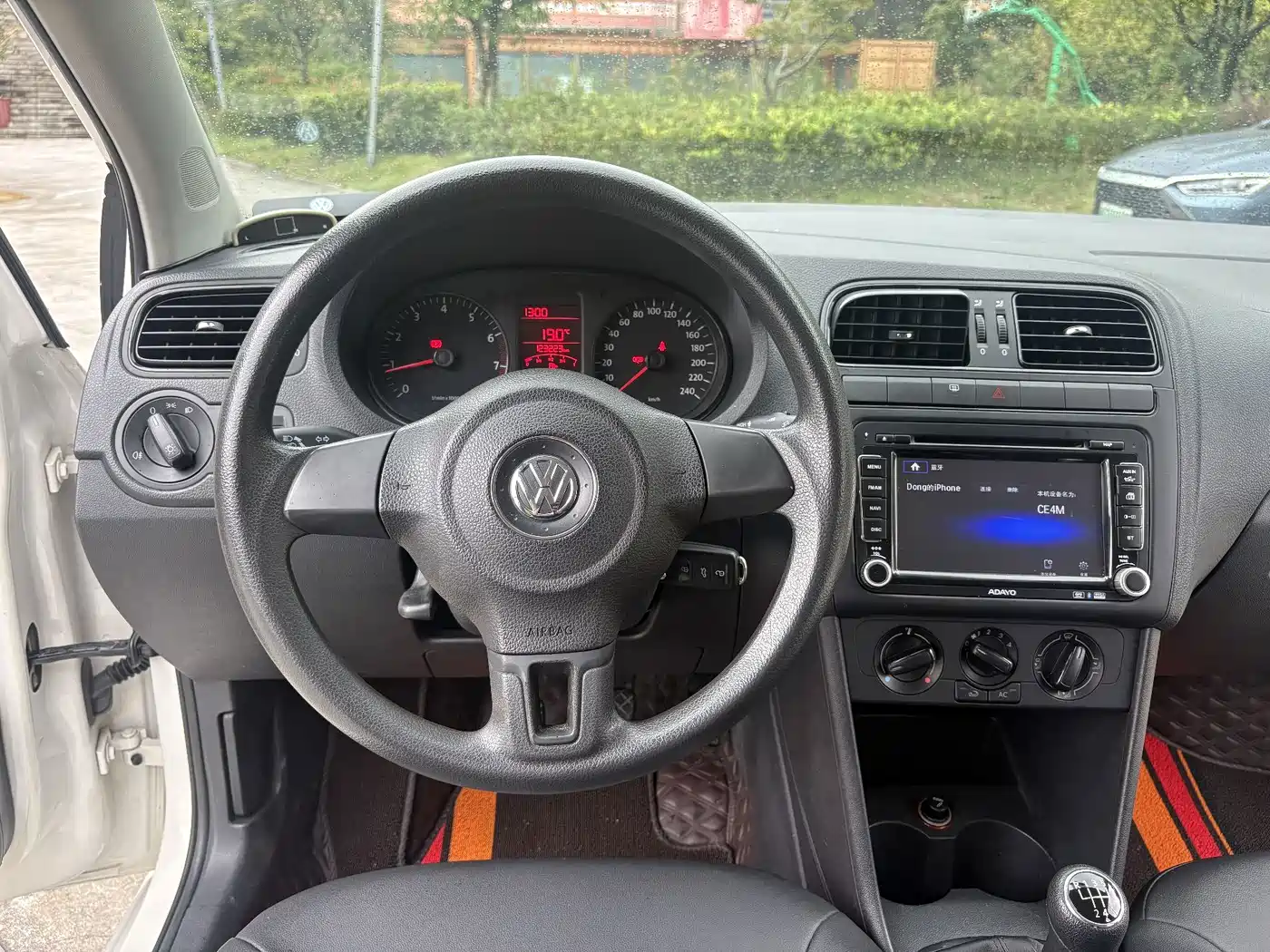 Volkswagen Polo 2014 2013 1.4L Manual Trend Edition