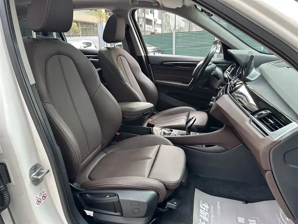 BMW X1 2021 sDrive20Li Fashion фото 15