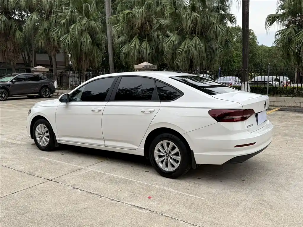 Volkswagen Lavida 2021 1.5L Automatic Trend Edition фото 9