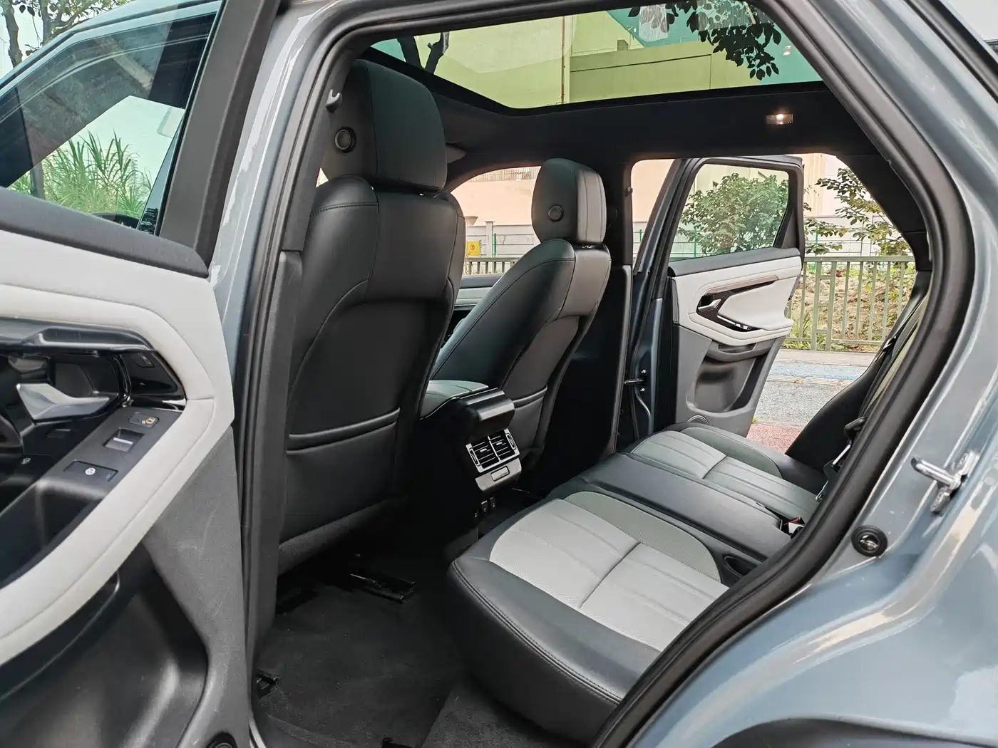 Land Rover Range Rover Evoque 2020 249PS R-DYNAMIC HSE Luxury Custom Edition фото 14