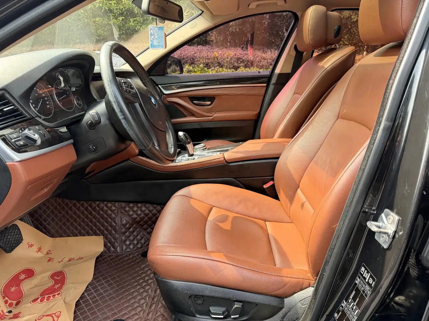 BMW 5 Series 2013 525Li Leadership фото 10