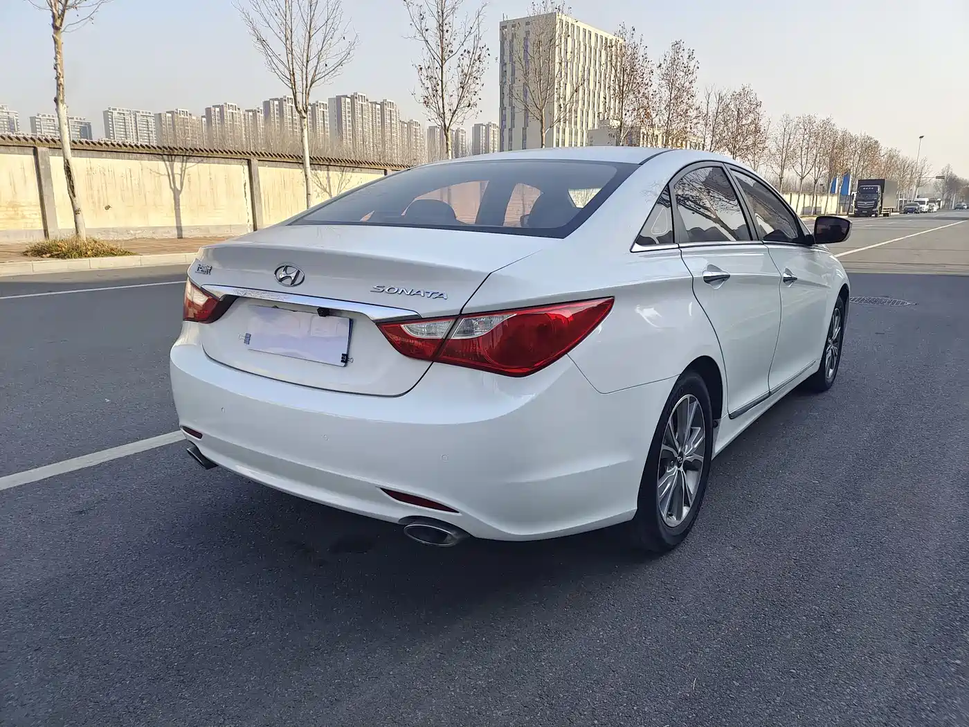 Hyundai Sonata 2015 Classic 2.0L Automatic Luxury Edition фото 16