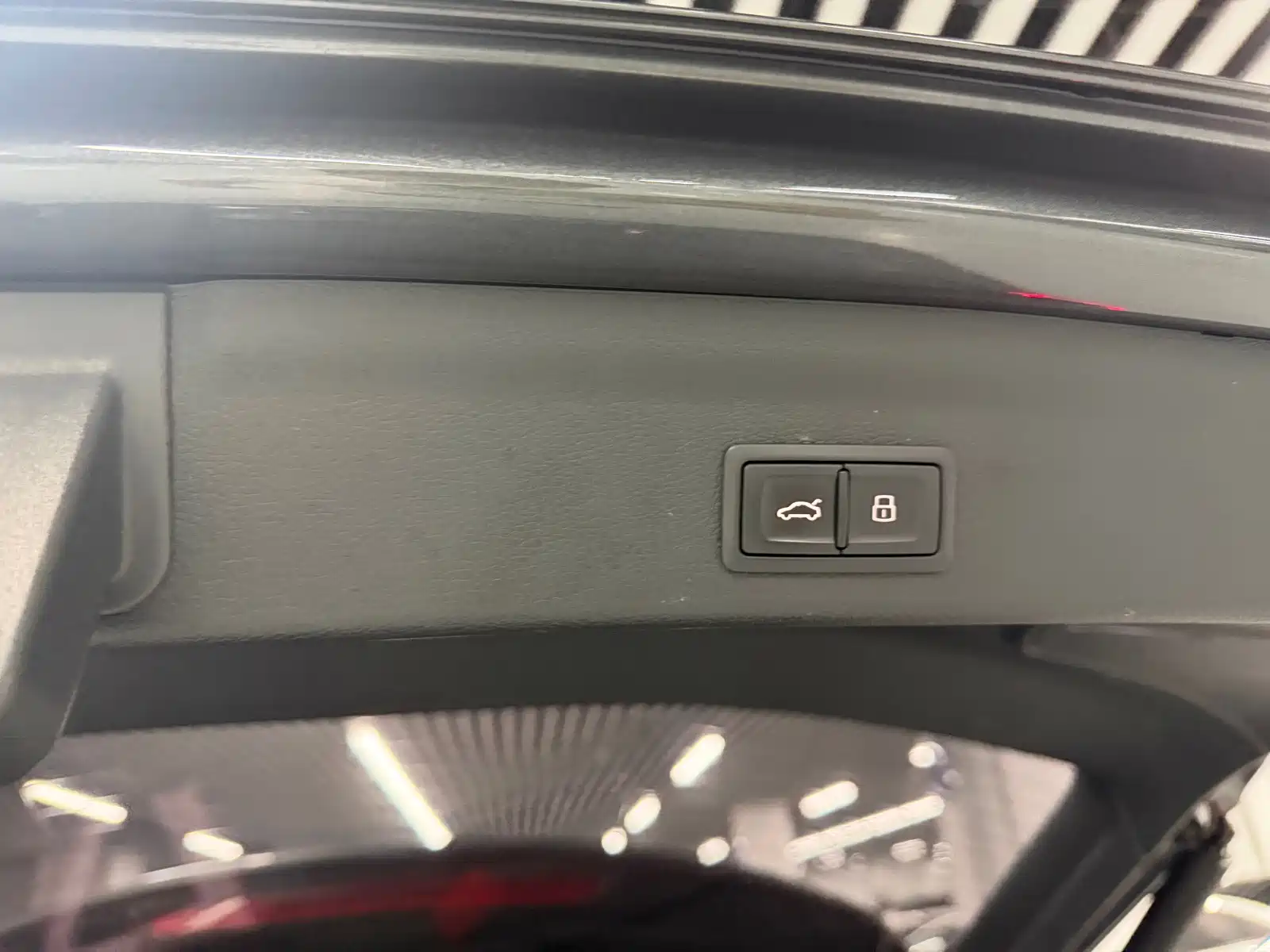 Photo 8 - Audi Q3
