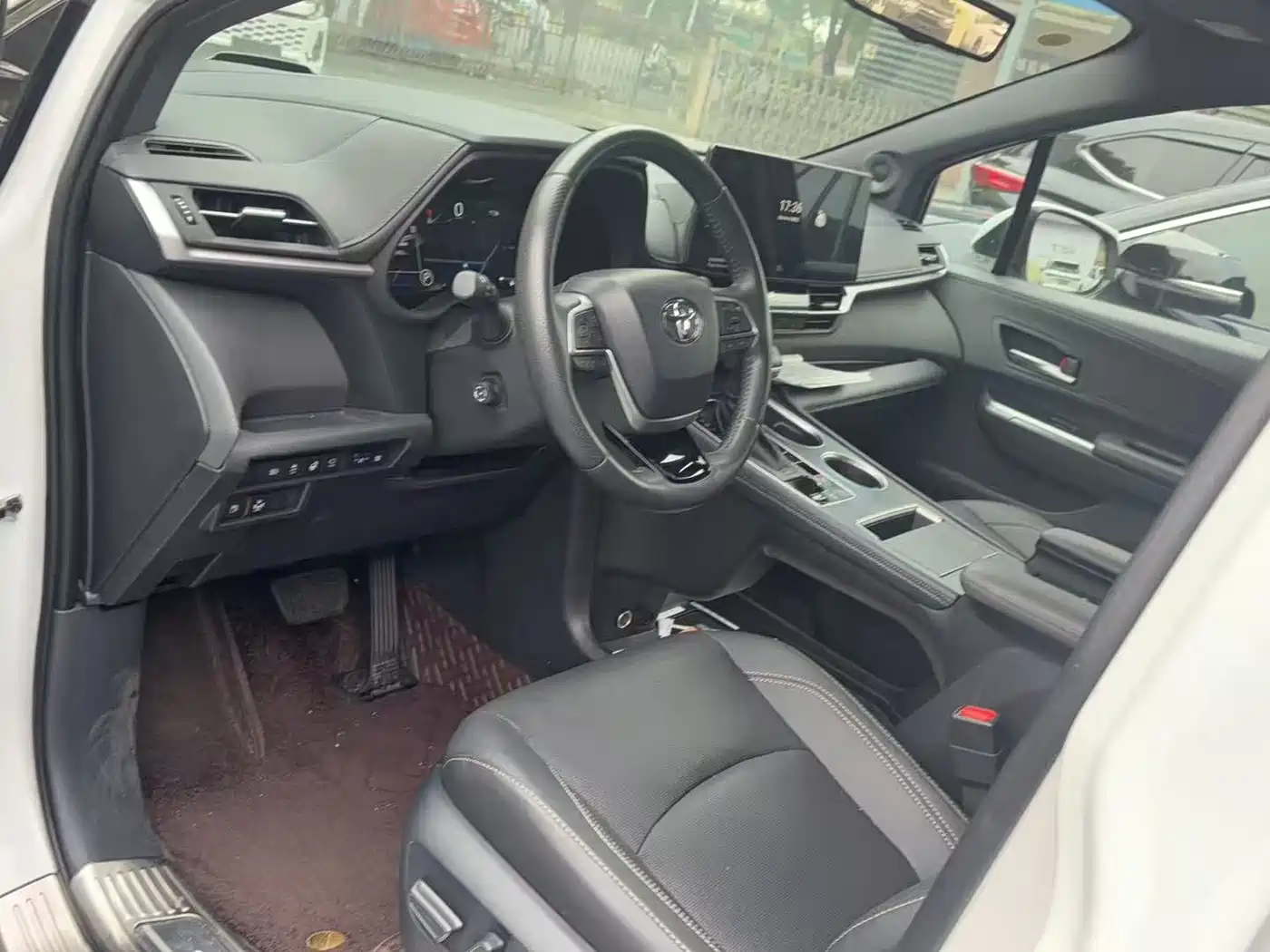 Фото 6 - Toyota Sienna