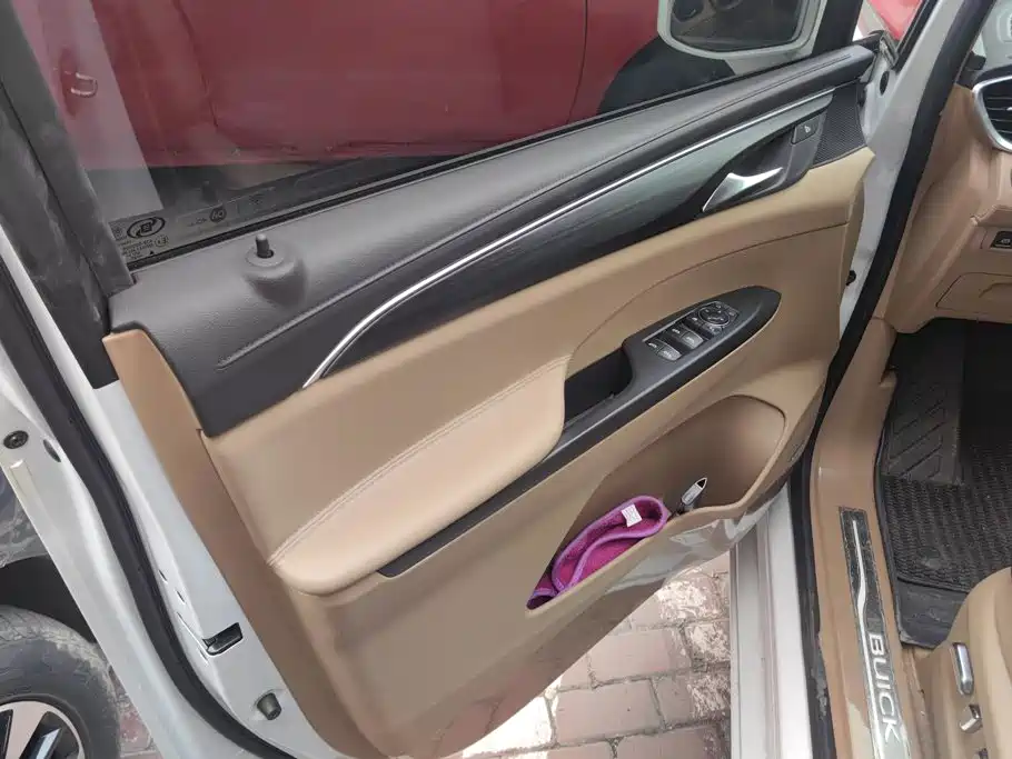 Photo 7 - Buick GL8