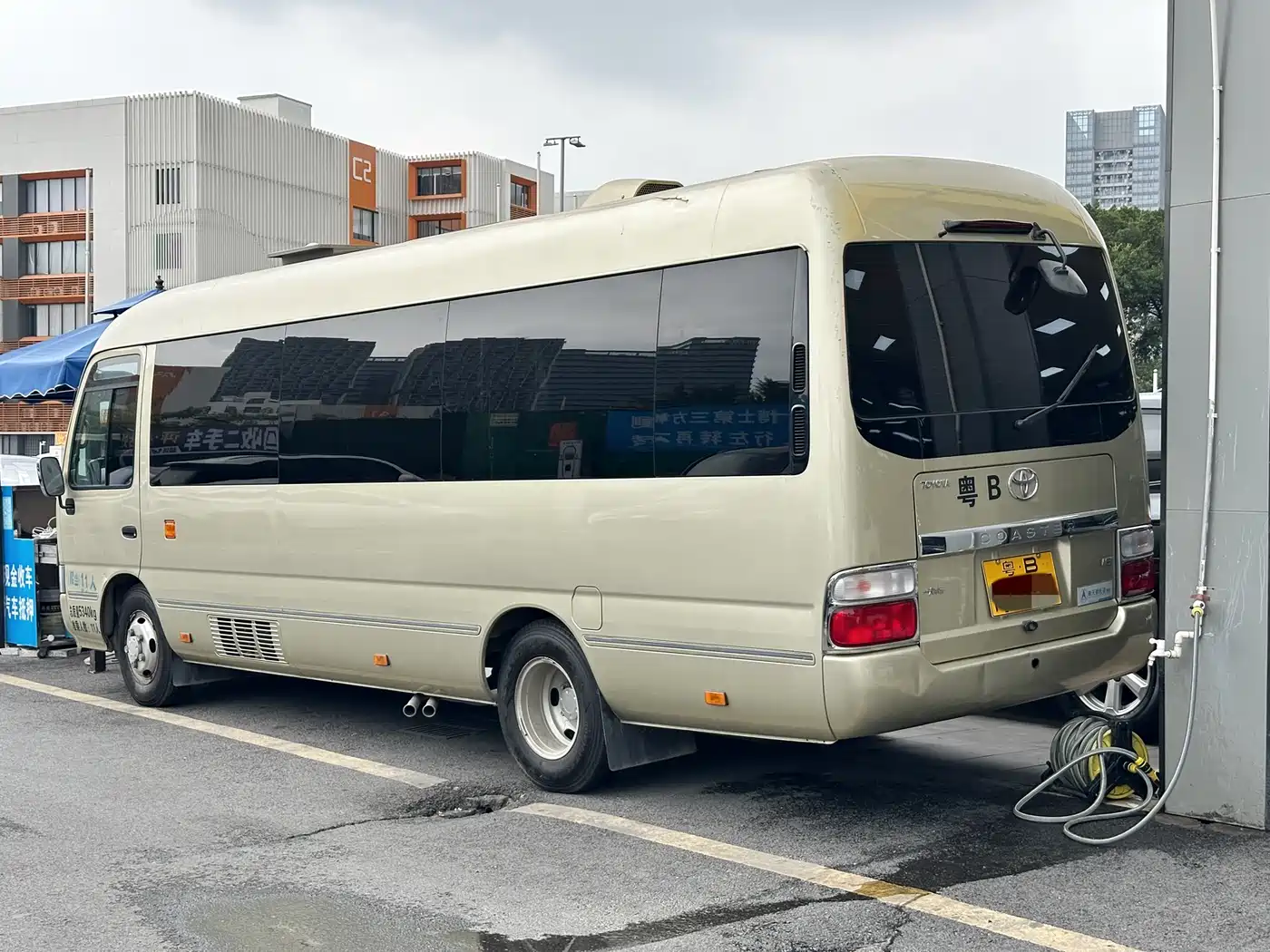 Toyota Coaster 2015 4.0L Premium Bus GRB53L-ZCMSK 20-seater Special Edition фото 2