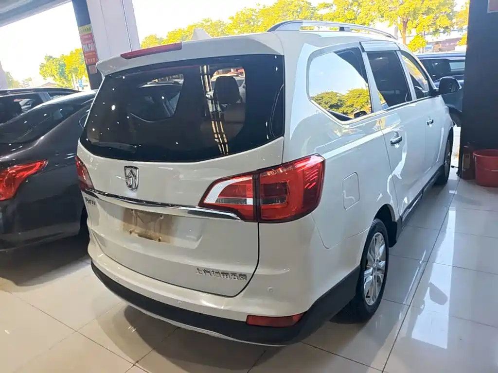 Baojun 730 2018 2016 1.5L Manual Comfort 7-seater China V