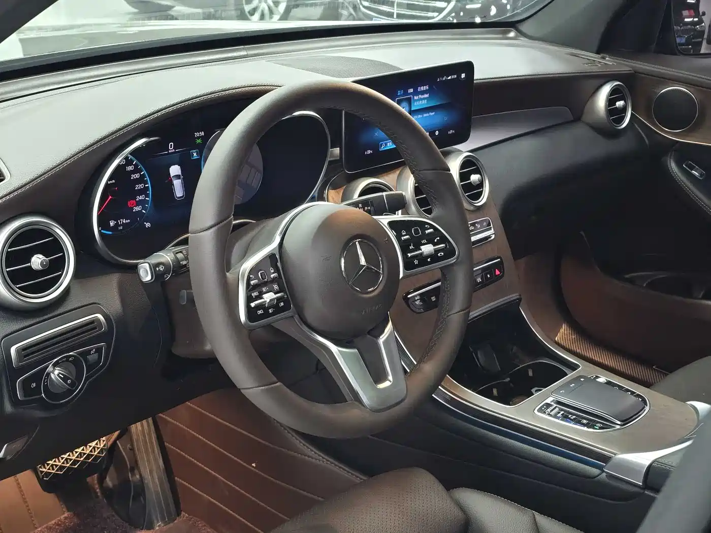 Mercedes-Benz GLC 2022 Facelift GLC 300 L 4MATIC Dynamic Collector's Edition фото 6