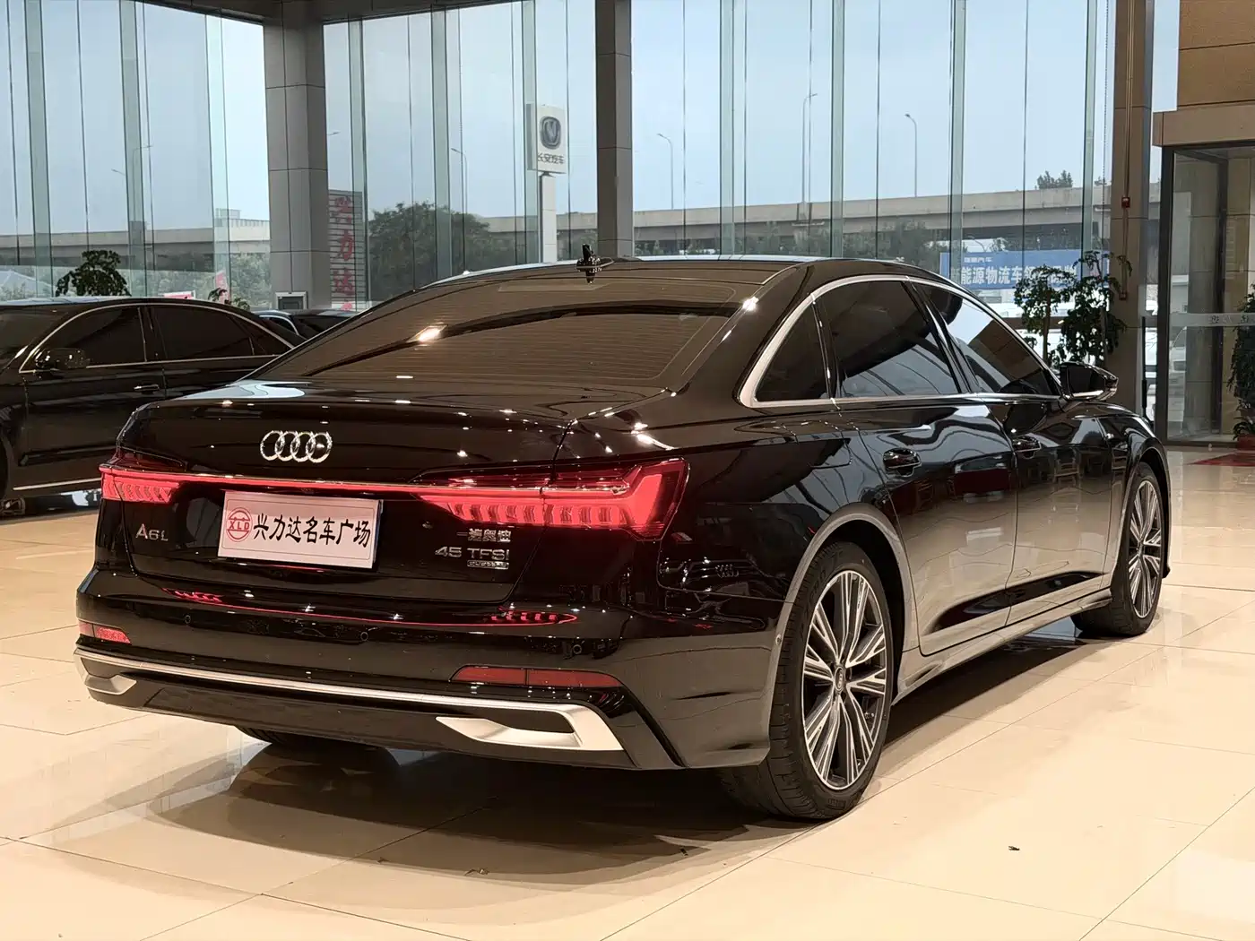 Photo 3 - Audi A6L